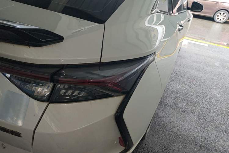 Used Dongfeng Aeolus Yixuan 2021 230T Automatic Zuiying Knight Edition Right Rear Taillight