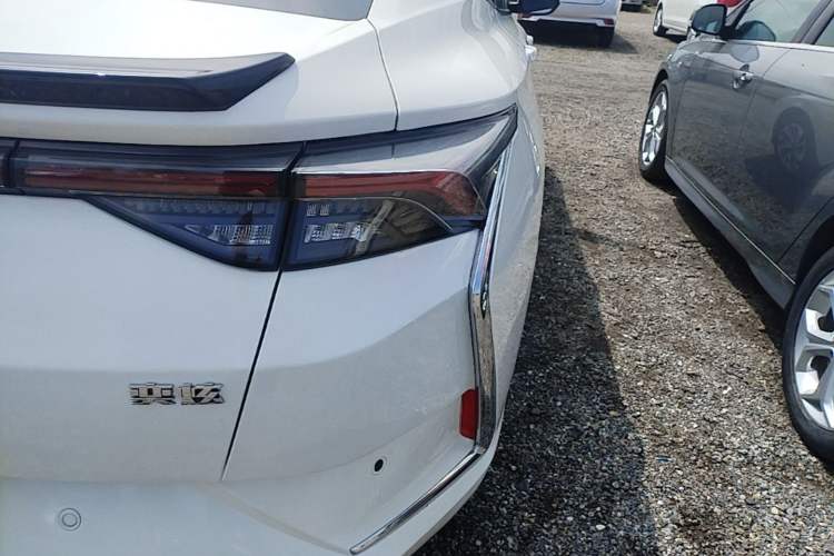 Used Dongfeng Aeolus Yixuan 2021 230T Automatic Zuiqing Edition Right Rear Taillight