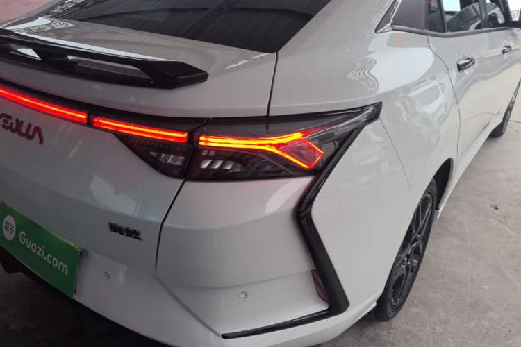 Used Dongfeng Aeolus Yixuan 2021 230T Automatic Zuiying Knight Edition Right Rear Taillight