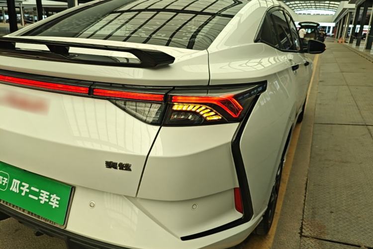 Used Dongfeng Aeolus Yixuan 2021 230T Automatic Hunter Edition Right Rear Taillight