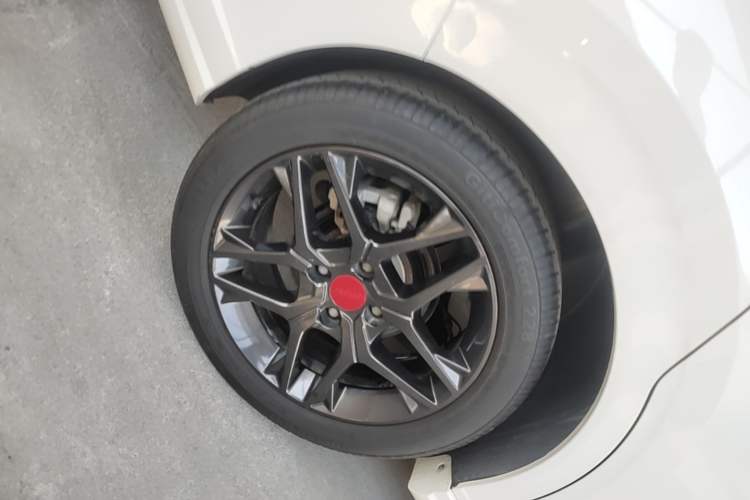 Used Dongfeng Aeolus Yixuan 2021 230T Automatic Zuiying Knight Edition Right Rear Wheel Hub