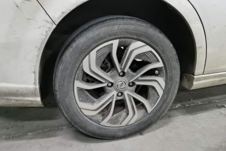 Used Dongfeng Aeolus Yixuan 2021 230T Automatic Glory Edition Right Rear Wheel Hub