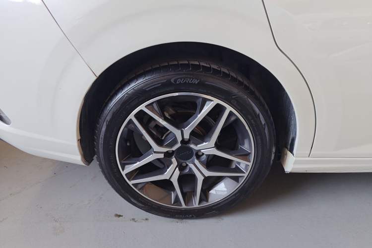 Used Dongfeng Aeolus Yixuan 2021 230T Automatic Chasing Shadow Edition Right Rear Wheel Hub