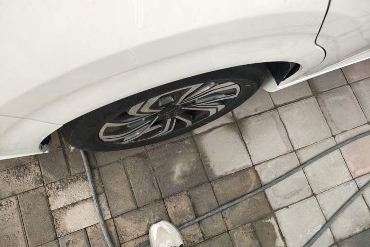 Used Dongfeng Aeolus Yixuan 2021 230T Automatic Glory Edition Right Rear Wheel Hub