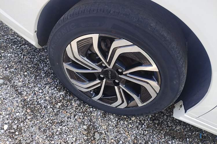 Used Dongfeng Aeolus Yixuan 2021 230T Automatic Zuiqing Edition Right Rear Wheel Hub