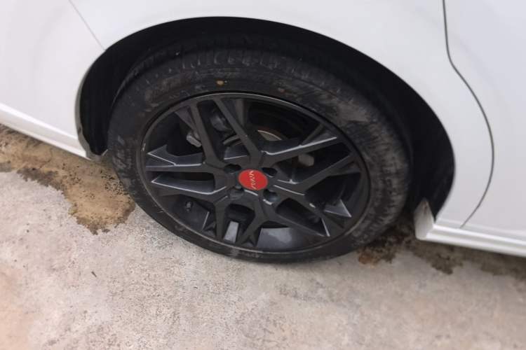 Used Dongfeng Aeolus Yixuan 2021 230T Automatic Hunter Edition Right Rear Wheel Hub