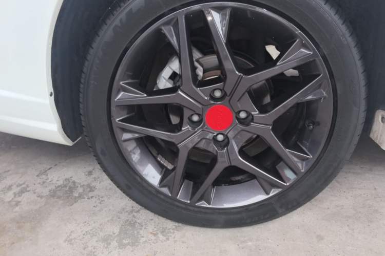 Used Dongfeng Aeolus Yixuan 2021 230T Automatic Zuiying Knight Edition Right Rear Wheel Hub