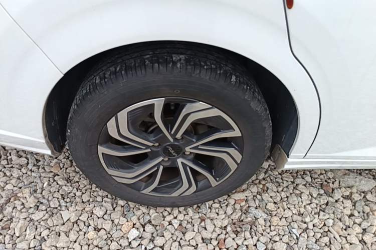 Used Dongfeng Aeolus Yixuan 2021 230T Automatic Glory Edition Right Rear Wheel Hub