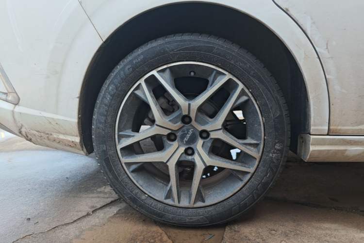 Used Dongfeng Aeolus Yixuan 2021 230T Automatic Dream-Chasing Edition Right Rear Wheel Hub