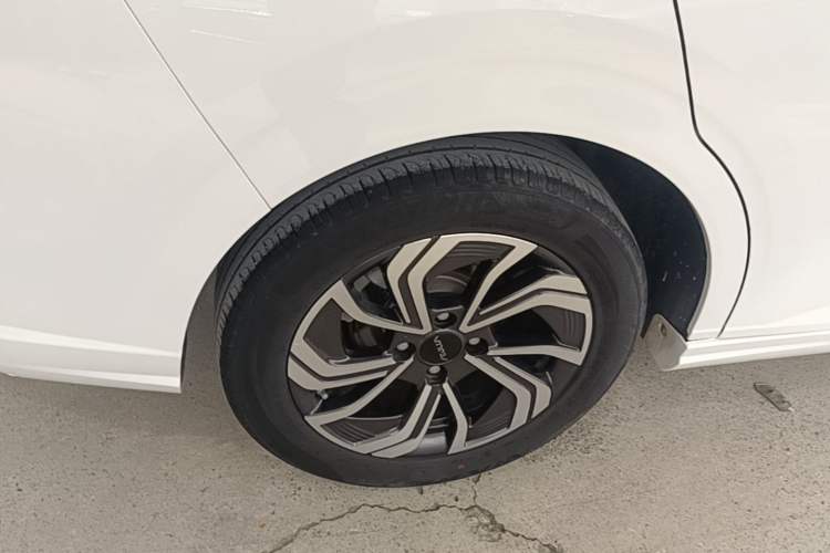 Used Dongfeng Aeolus Yixuan 2021 230T Automatic Zuiqing Edition Right Rear Wheel Hub