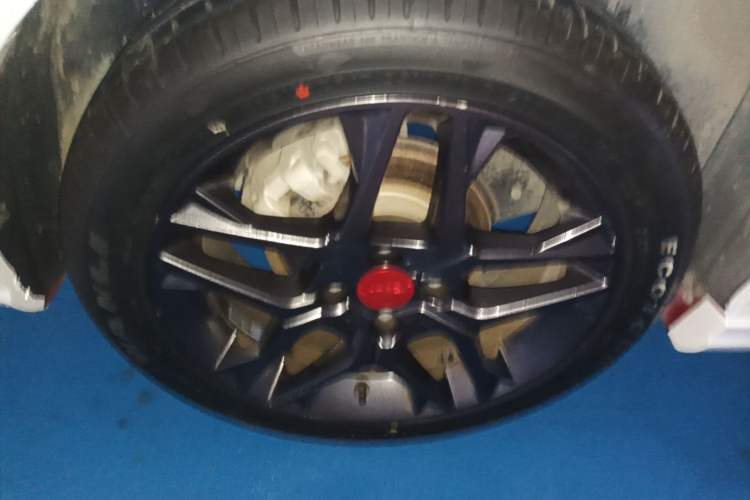Used Dongfeng Aeolus Yixuan 2021 230T Automatic Zuiying Knight Edition Right Rear Wheel Hub