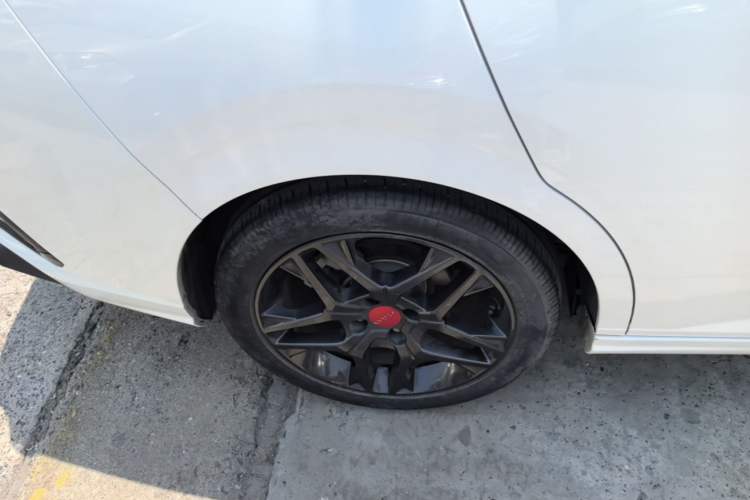 Used Dongfeng Aeolus Yixuan 2021 230T Automatic Zuiying Knight Edition Right Rear Wheel Hub