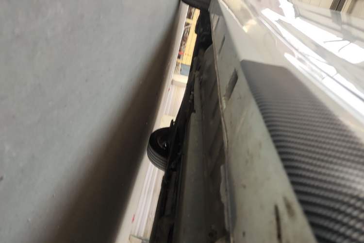Used Dongfeng Aeolus Yixuan 2021 230T Automatic Zuiying Knight Edition Right Side Sill