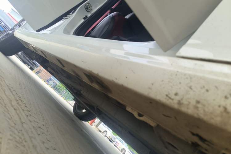 Used Dongfeng Aeolus Yixuan 2021 230T Automatic Hunter Edition Right Side Sill
