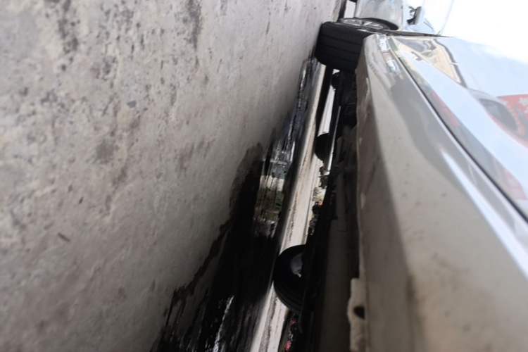 Used Dongfeng Aeolus Yixuan 2021 230T Automatic Hunter Edition Right Side Sill