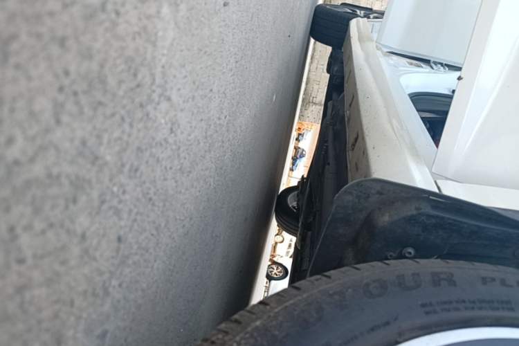 Used Dongfeng Aeolus Yixuan 2021 230T Automatic Chasing Shadow Edition Right Side Sill