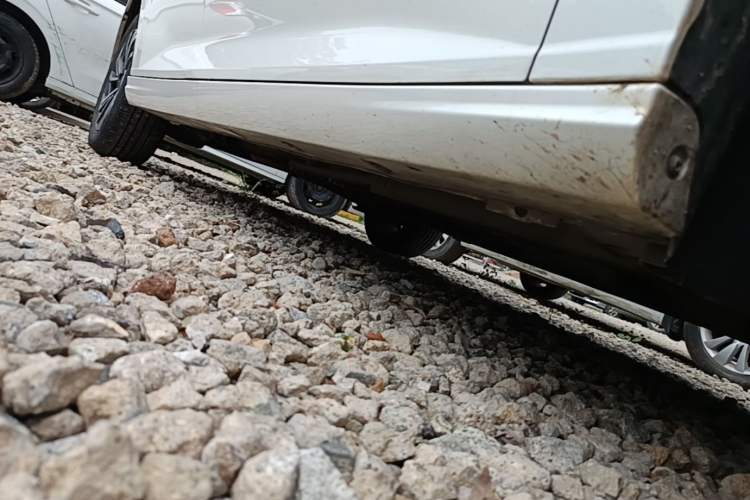 Used Dongfeng Aeolus Yixuan 2021 230T Automatic Glory Edition Right Side Sill