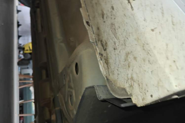Used Dongfeng Aeolus Yixuan 2021 230T Automatic ZuiFeng Edition Right Side Sill