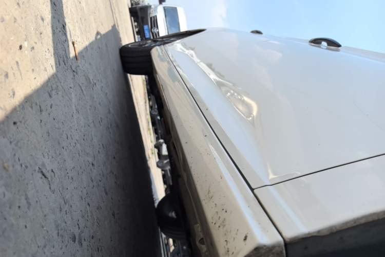 Used Dongfeng Aeolus Yixuan 2021 230T Automatic Zuiying Knight Edition Right Side Sill