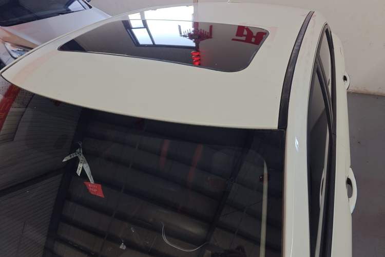Used Dongfeng Aeolus Yixuan 2021 230T Automatic Chasing Shadow Edition Roof