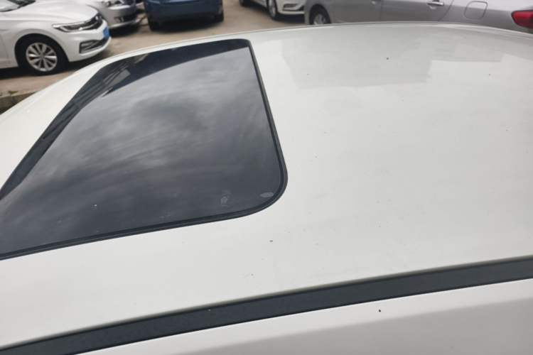 Used Dongfeng Aeolus Yixuan 2021 230T Automatic Dream-Chasing Rider Edition Roof