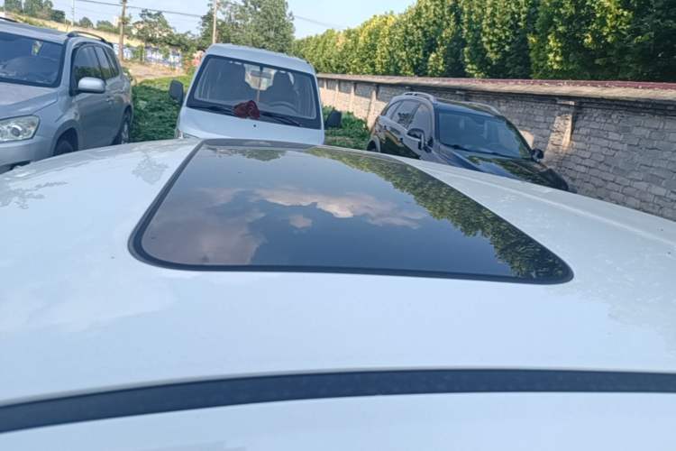Used Dongfeng Aeolus Yixuan 2021 230T Automatic Chasing Shadow Edition Roof