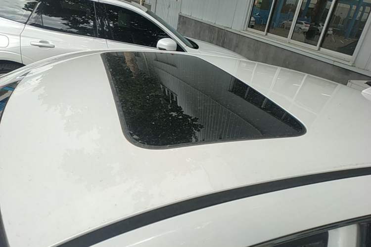 Used Dongfeng Aeolus Yixuan 2021 230T Automatic Chasing Shadow Edition Roof