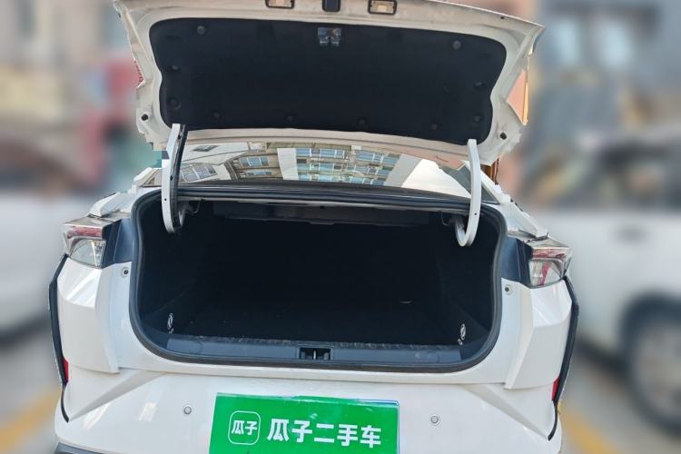 Used Dongfeng Aeolus Yixuan 2021 230T Automatic Zuiying Knight Edition Trunk