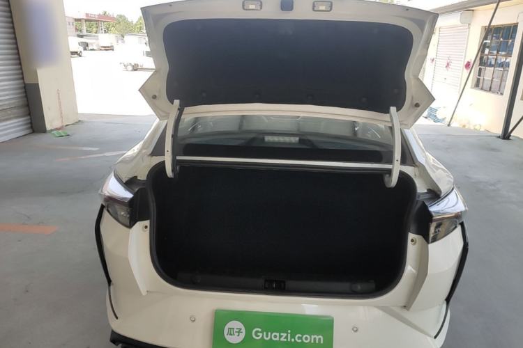 Used Dongfeng Aeolus Yixuan 2021 230T Automatic Zuiying Knight Edition Trunk