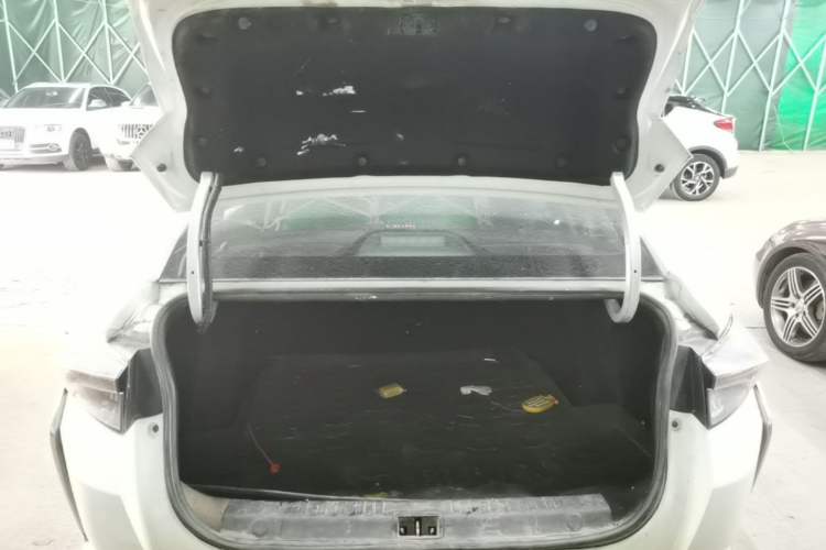 Used Dongfeng Aeolus Yixuan 2021 230T Automatic Glory Edition Trunk