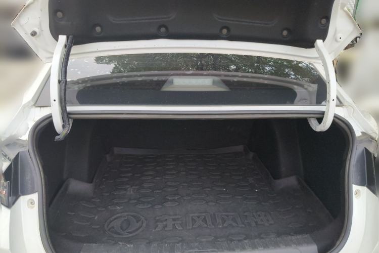 Used Dongfeng Aeolus Yixuan 2021 230T Automatic Zuiqing Edition Trunk