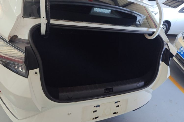 Used Dongfeng Aeolus Yixuan 2021 230T Automatic Chasing Shadow Edition Trunk