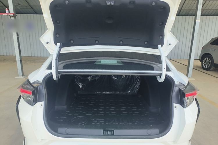 Used Dongfeng Aeolus Yixuan 2021 230T Automatic Hunter Edition Trunk