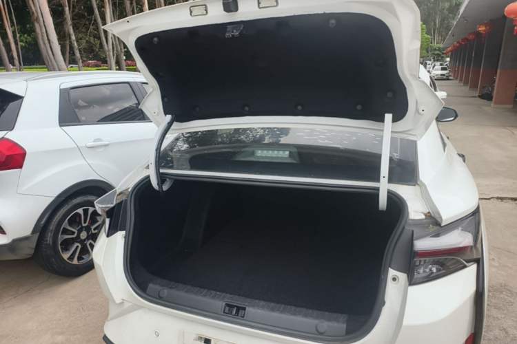 Used Dongfeng Aeolus Yixuan 2021 230T Automatic Dream-Chasing Rider Edition Trunk