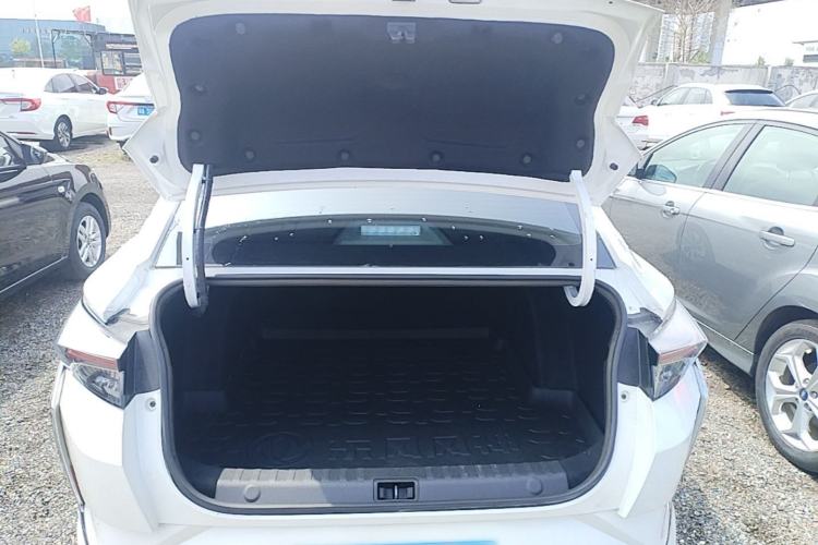 Used Dongfeng Aeolus Yixuan 2021 230T Automatic Zuiqing Edition Trunk