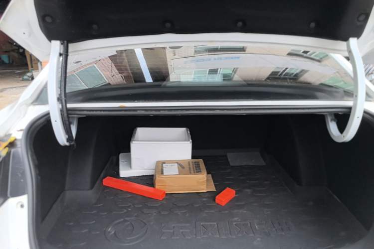 Used Dongfeng Aeolus Yixuan 2021 230T Automatic Hunter Edition Trunk