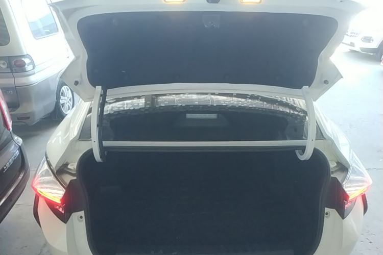 Used Dongfeng Aeolus Yixuan 2021 230T Automatic Zuiying Knight Edition Trunk