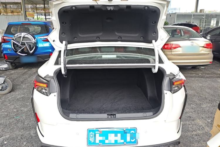 Used Dongfeng Aeolus Yixuan 2021 230T Automatic Hunter Edition Trunk