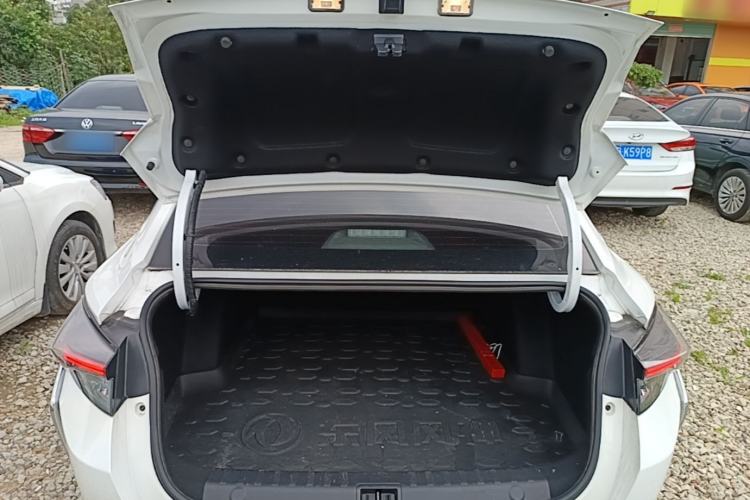 Used Dongfeng Aeolus Yixuan 2021 230T Automatic Glory Edition Trunk