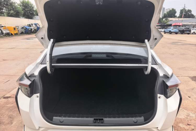 Used Dongfeng Aeolus Yixuan 2021 230T Automatic Zuiying Knight Edition Trunk