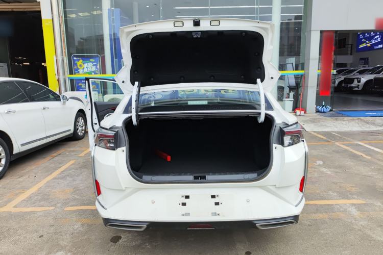 Used Dongfeng Aeolus Yixuan 2021 230T Automatic ZuiFeng Edition Trunk