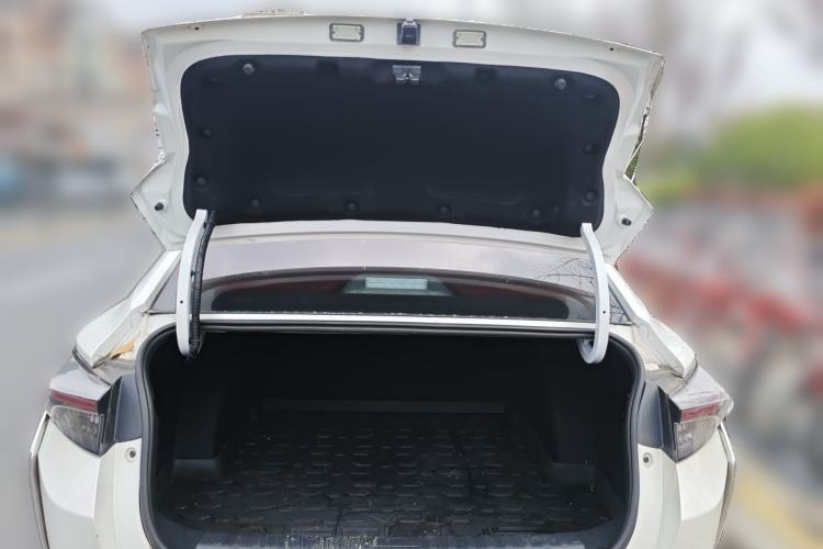 Used Dongfeng Aeolus Yixuan 2021 230T Automatic Glory Edition Trunk