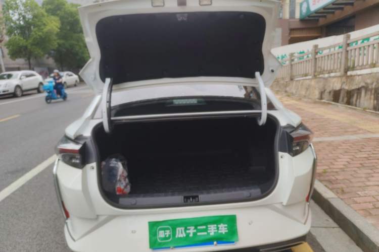 Used Dongfeng Aeolus Yixuan 2021 230T Automatic Zuiqing Edition Trunk