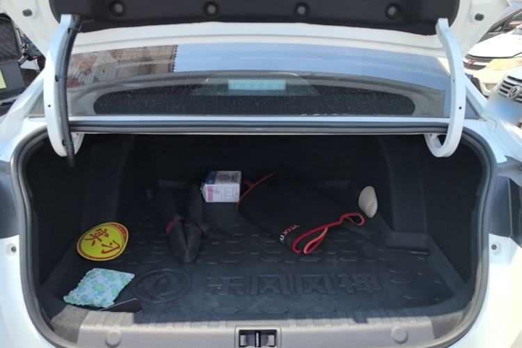 Used Dongfeng Aeolus Yixuan 2021 230T Automatic Zuiying Knight Edition Trunk
