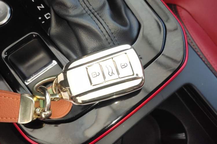 Used Dongfeng Aeolus Yixuan 2021 230T Automatic Zuiying Knight Edition Vehicle Key