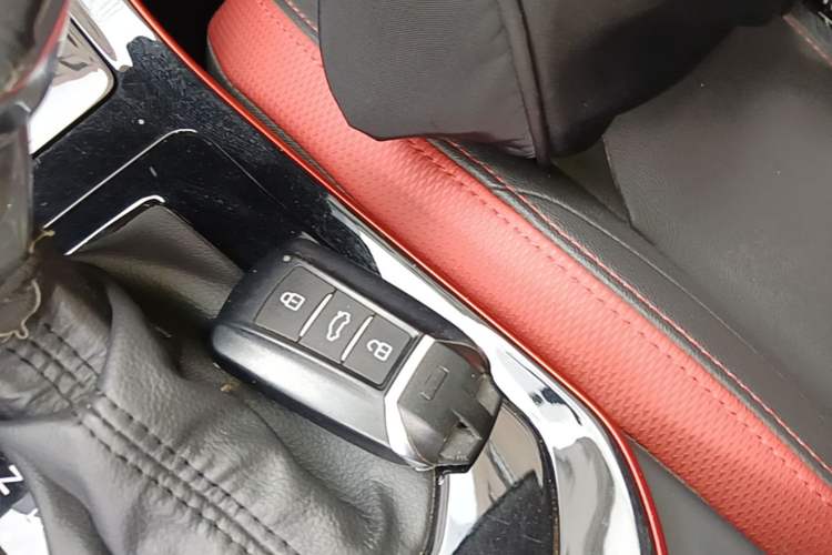 Used Dongfeng Aeolus Yixuan 2021 230T Automatic Chasing Shadow Edition Vehicle Key