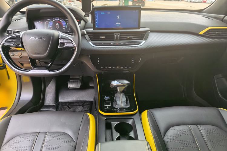 Used Dongfeng Aeolus Yixuan 2021 230T Automatic Hunter Edition Center Console