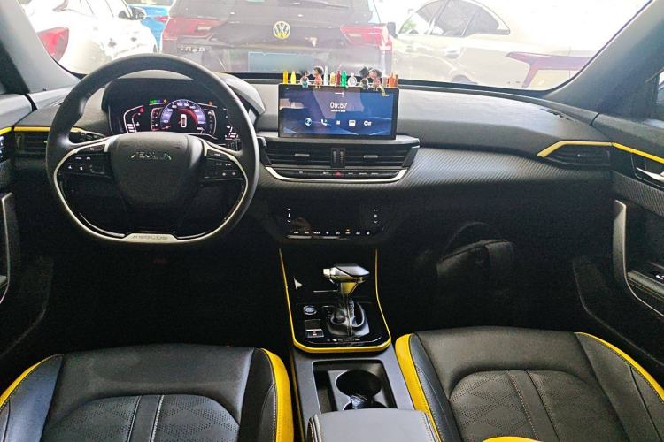 Used Dongfeng Aeolus Yixuan 2021 230T Automatic Hunter Edition Center Console