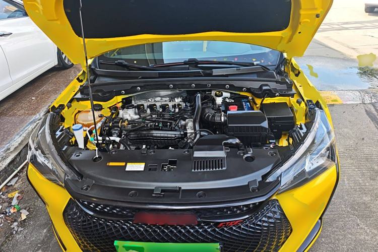 Used Dongfeng Aeolus Yixuan 2021 230T Automatic Hunter Edition Engine Bay