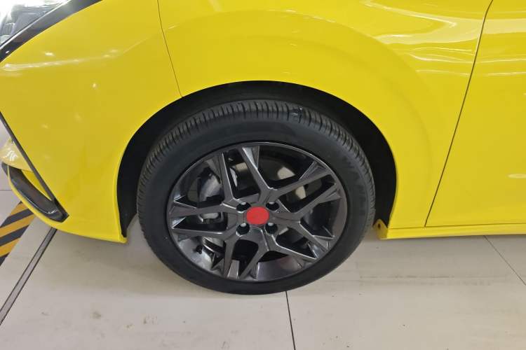 Used Dongfeng Aeolus Yixuan 2021 230T Automatic Hunter Edition Exterior 4